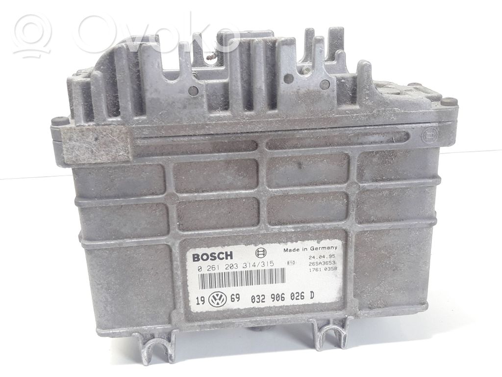 Volkswagen Golf III Engine control unit/module 