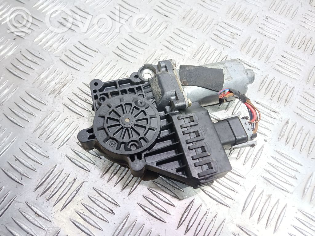 Opel Astra G Silnik regulatora szyby drzwi przednich 