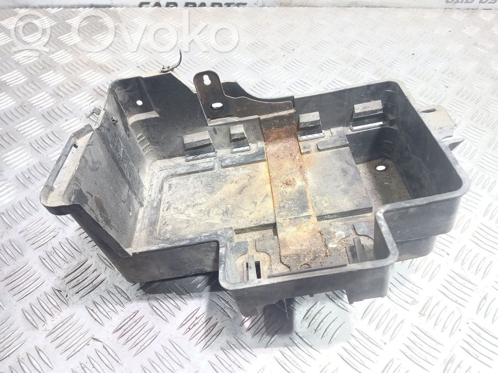 Battery tray