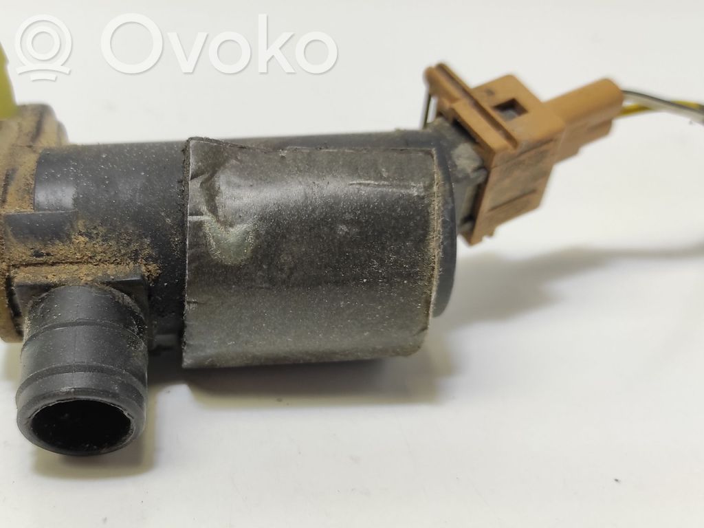 Ford Focus Windscreen/windshield washer pump 
