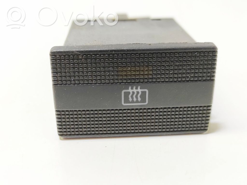 Volkswagen PASSAT B4 Windscreen/window heater switch 