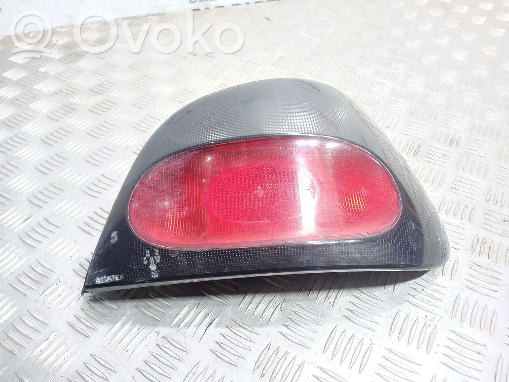 Renault Megane I Aizmugurējais lukturis virsbūvē 