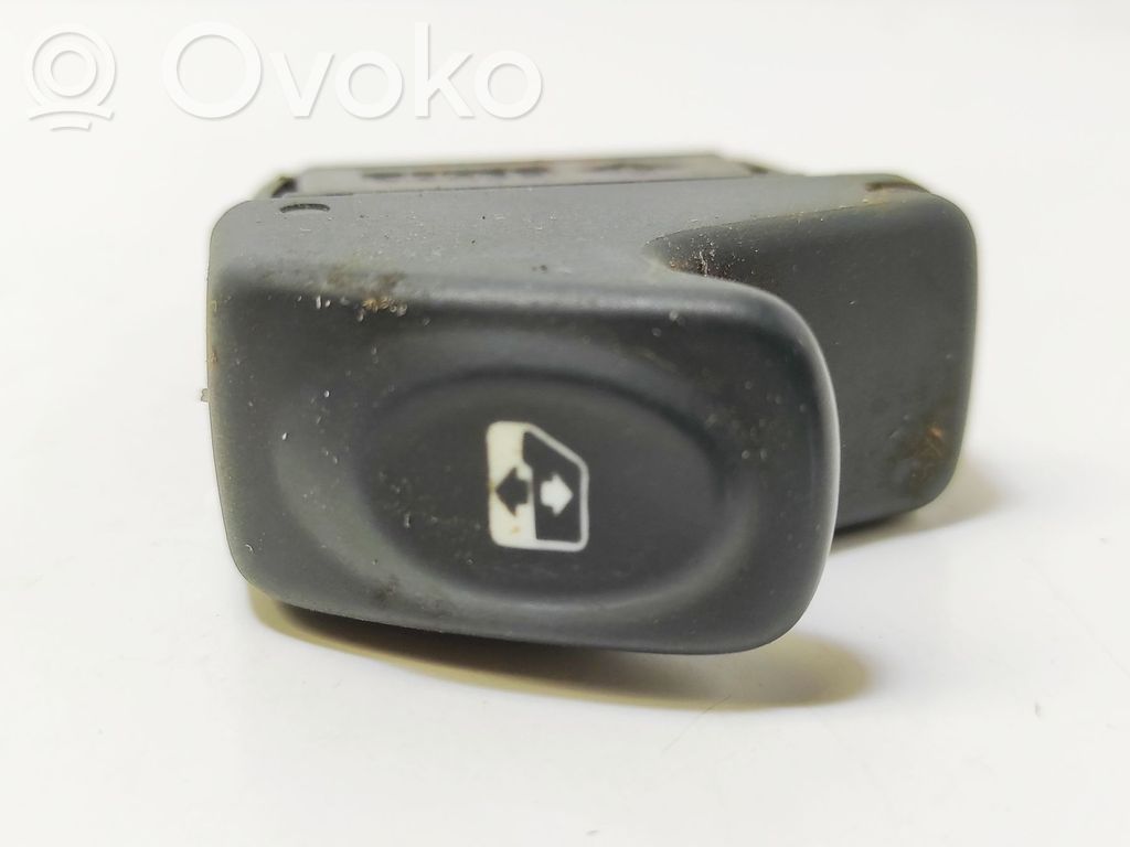 Renault Megane I Electric window control switch 