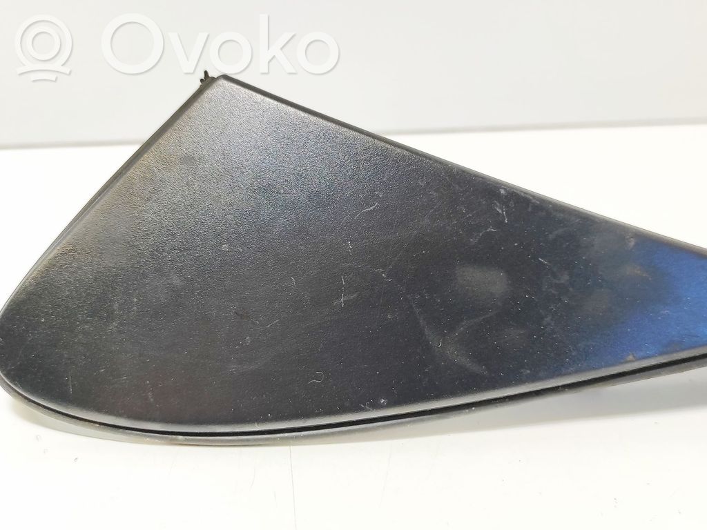 Toyota Corolla E120 E130 Muu ulkopuolen osa 