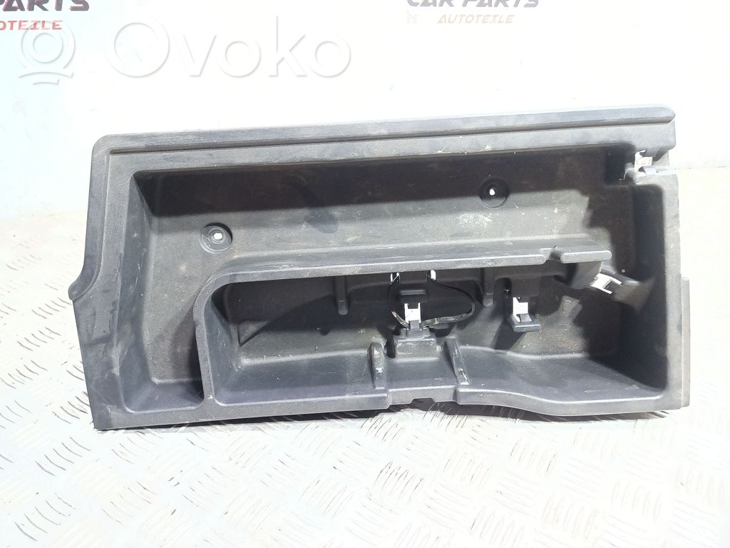 Toyota Corolla E120 E130 Caja de herramientas 