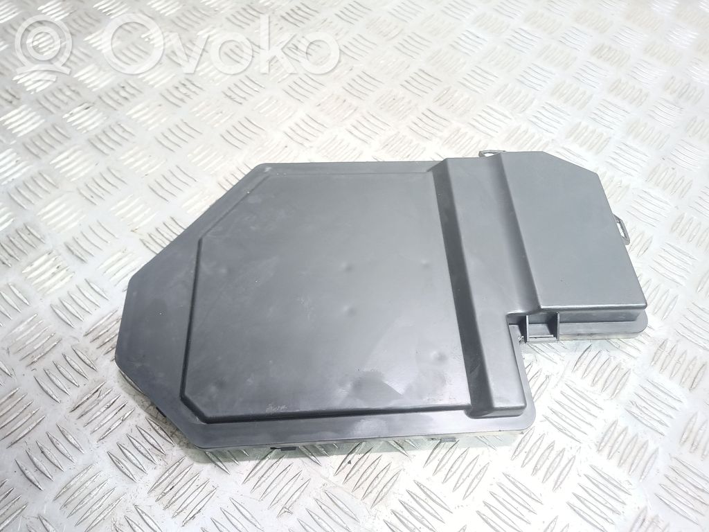 Audi A6 S6 C6 4F Fuse box cover 