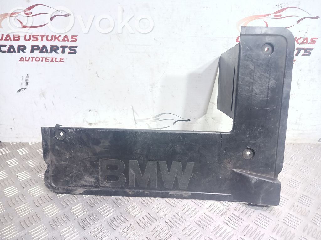 BMW X5 E53 Akkulaatikon alustan kansi 