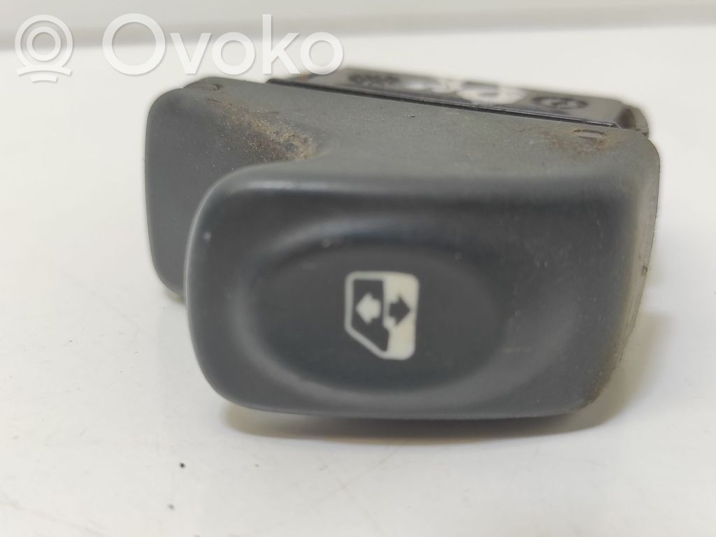 Renault Megane I Electric window control switch 