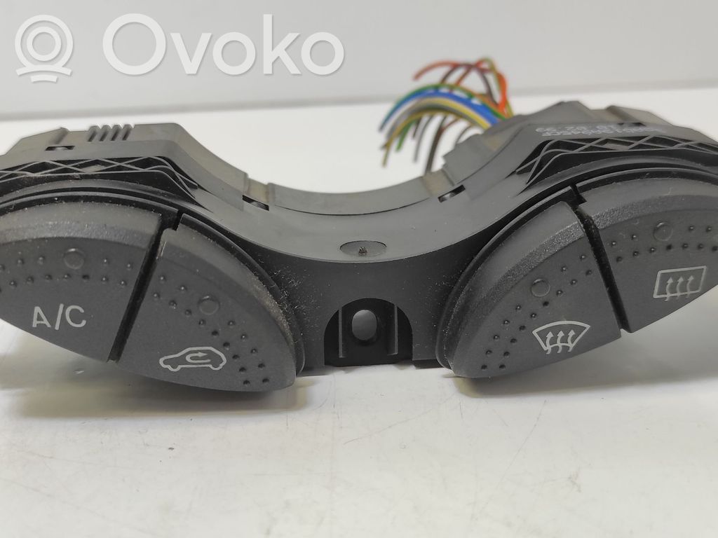 Ford Focus Windscreen/window heater switch 