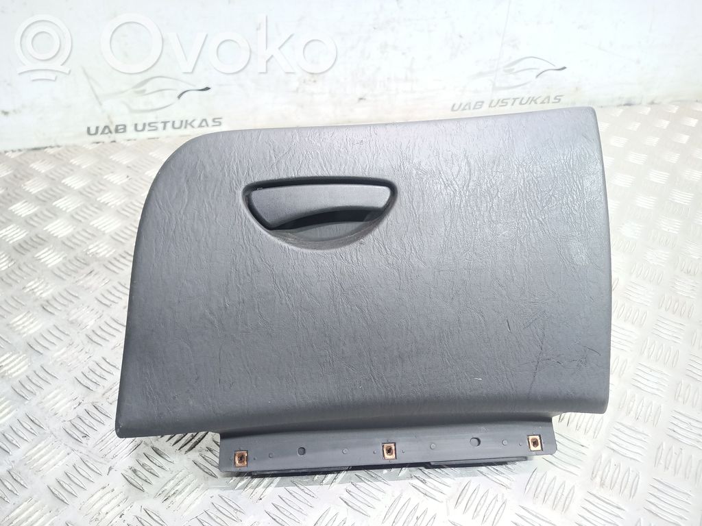 Ford Focus Daiktadėžės (bordačioko) komplektas 