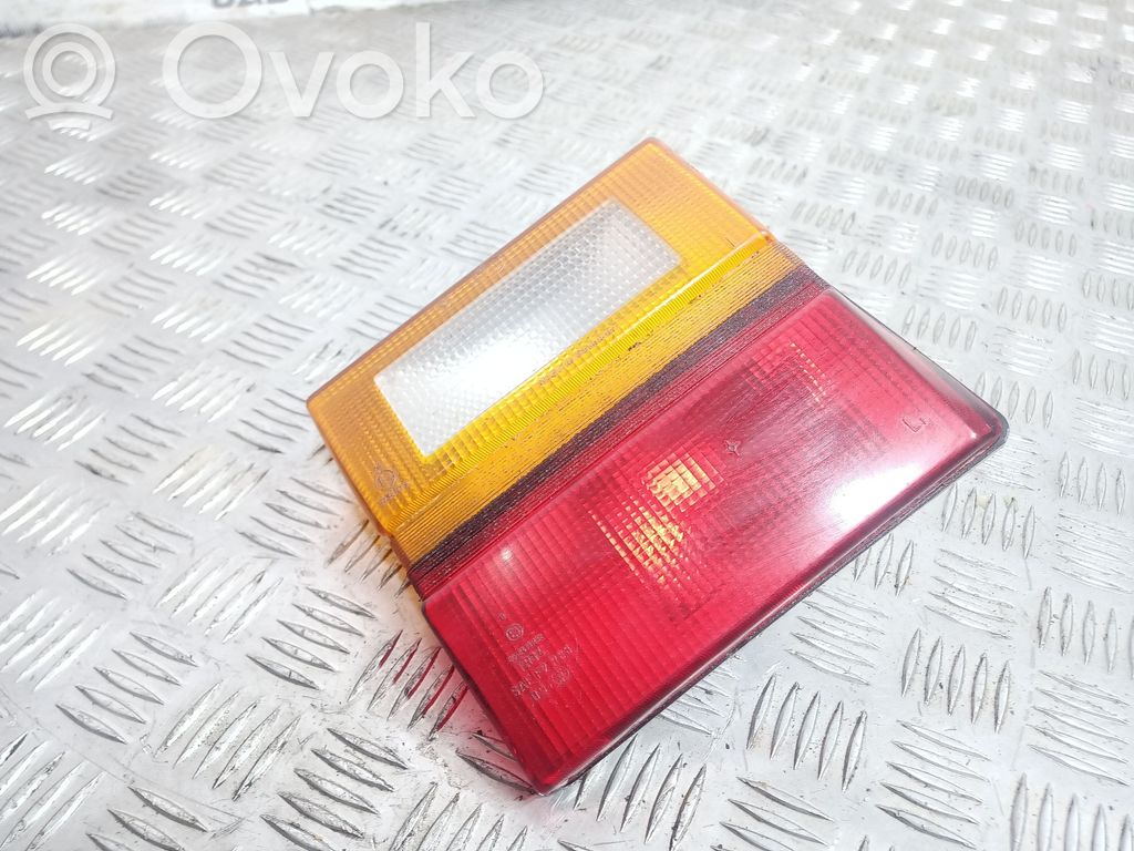 Audi 100 200 5000 C3 Aizmugurējais lukturis pārsegā 