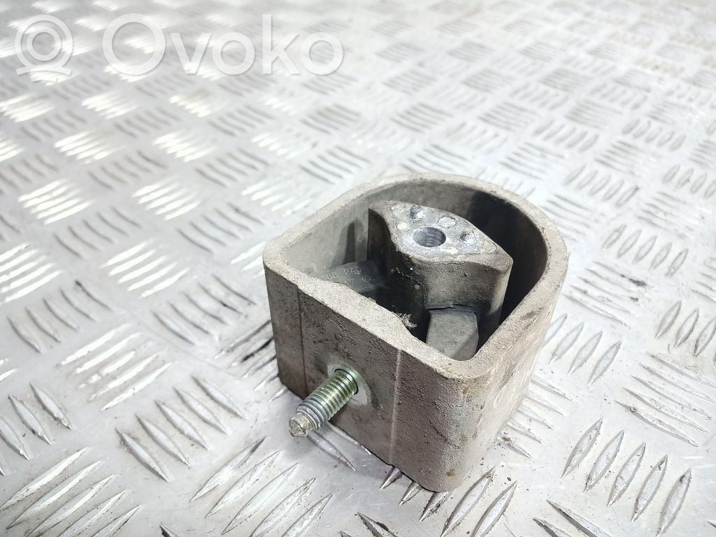Engine mount bracket