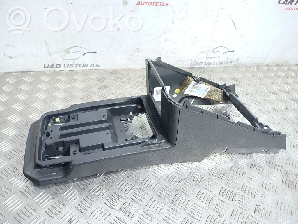 Volvo XC90 Cita veida vidus konsoles (tuneļa) elementi 