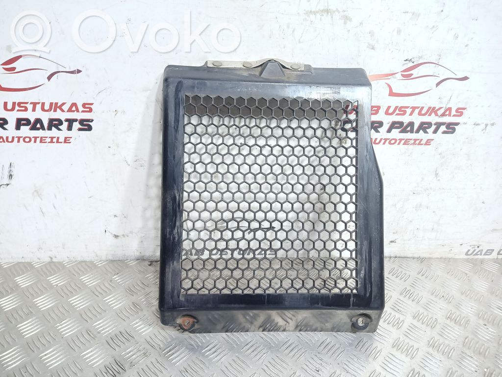 Muu moottoritilan osa   L33E207B0