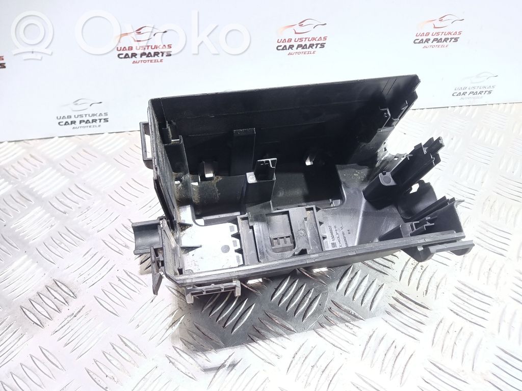 Opel Meriva B Juego de caja de fusibles 