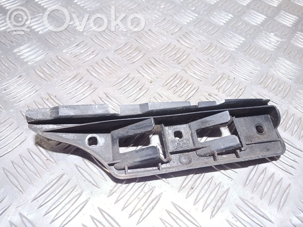 Volkswagen Golf V Front bumper mounting bracket 