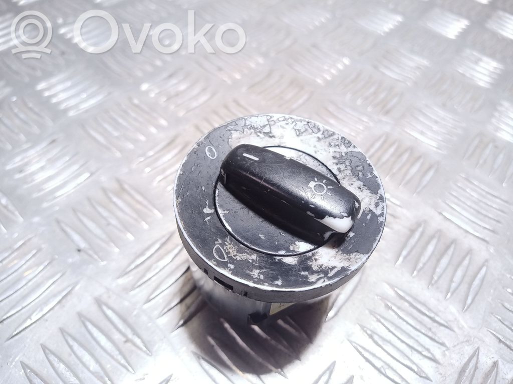 Volkswagen Golf V Light switch 