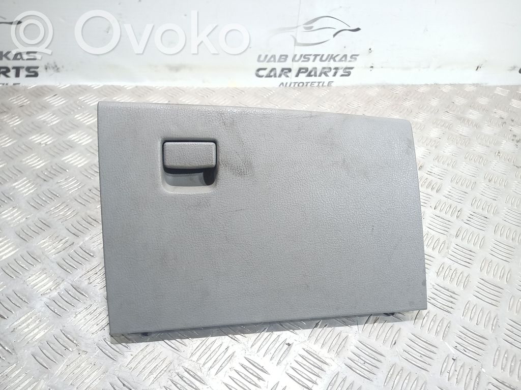 Mazda 2 Daiktadėžės (bordačioko) komplektas 