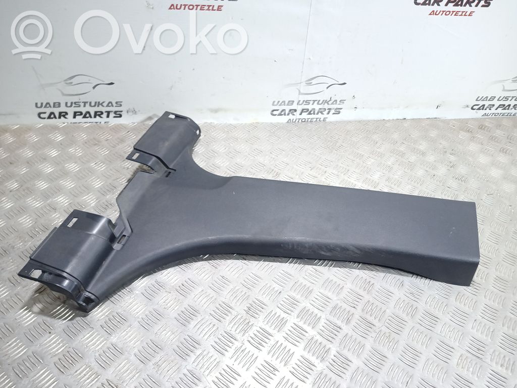 Mitsubishi Outlander B-pilarin verhoilu (alaosa) 