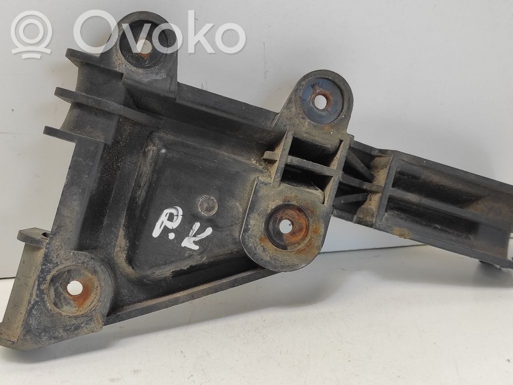 Front bumper mounting bracket   8A0807283