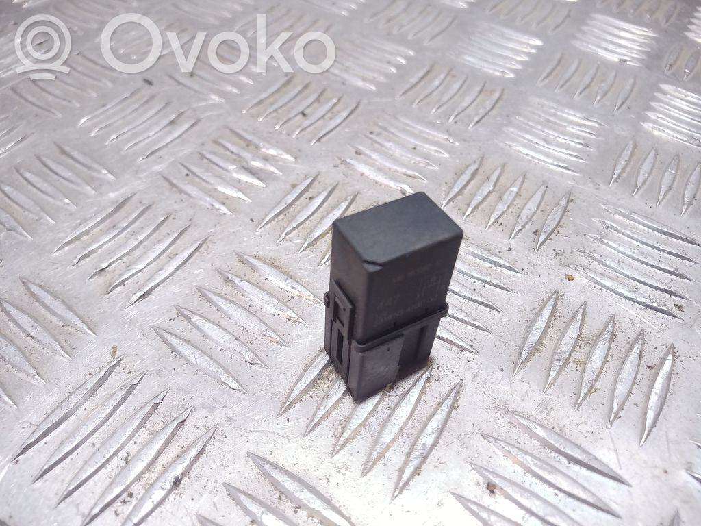 Mitsubishi Carisma Other relay 
