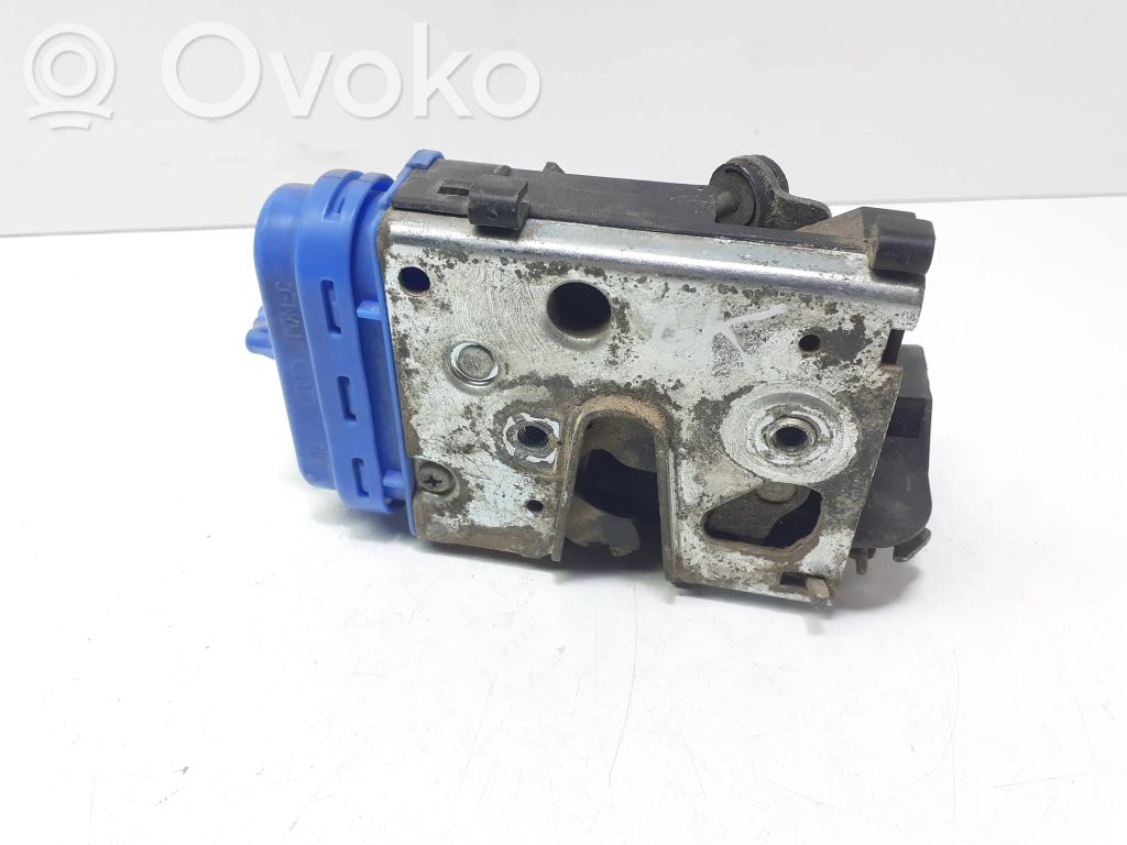 Audi A6 S6 C4 4A Takaoven lukko 