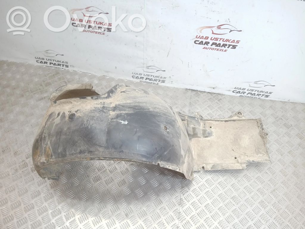 Front wheel arch liner splash guards