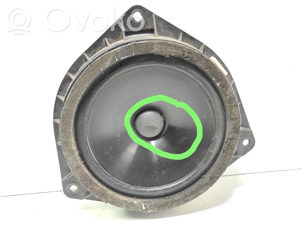 Toyota Corolla Verso E121 Etuoven kaiutin 