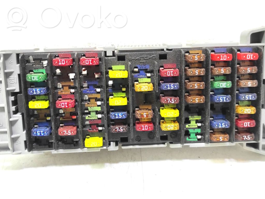 Opel Meriva A Módulo de fusible 