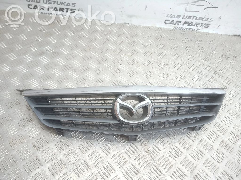 Mazda 626 Etupuskurin ylempi jäähdytinsäleikkö 