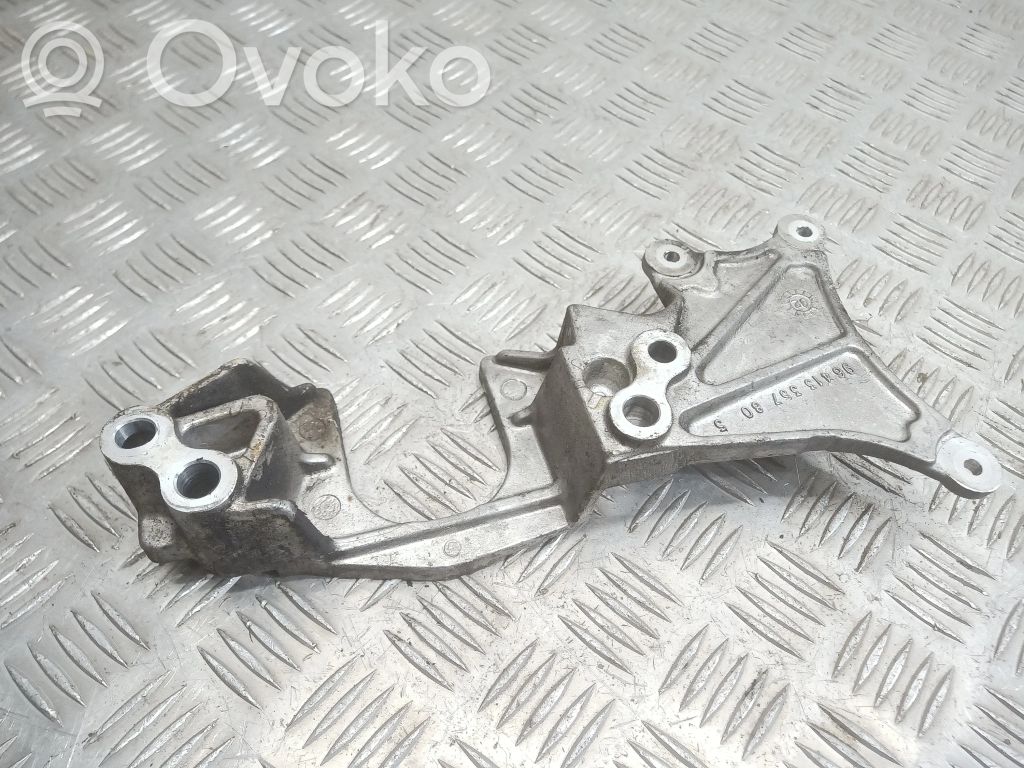 Engine mounting bracket   9641335780