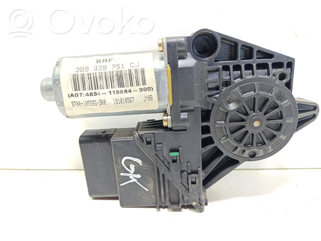 Volkswagen PASSAT B5.5 Silniczek podnoszenia szyby drzwi tylnych 