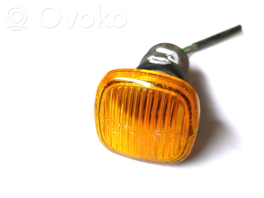 Audi A4 S4 B5 8D Seitenblinker 