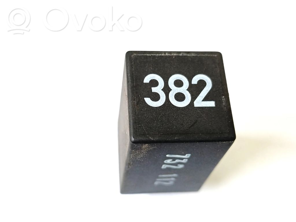 Audi A4 S4 B5 8D Cita veida releji 