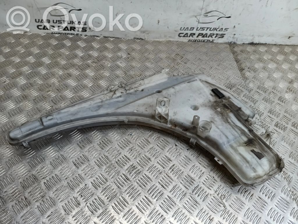 BMW 1 E81 E87 Logu šķidruma tvertne 