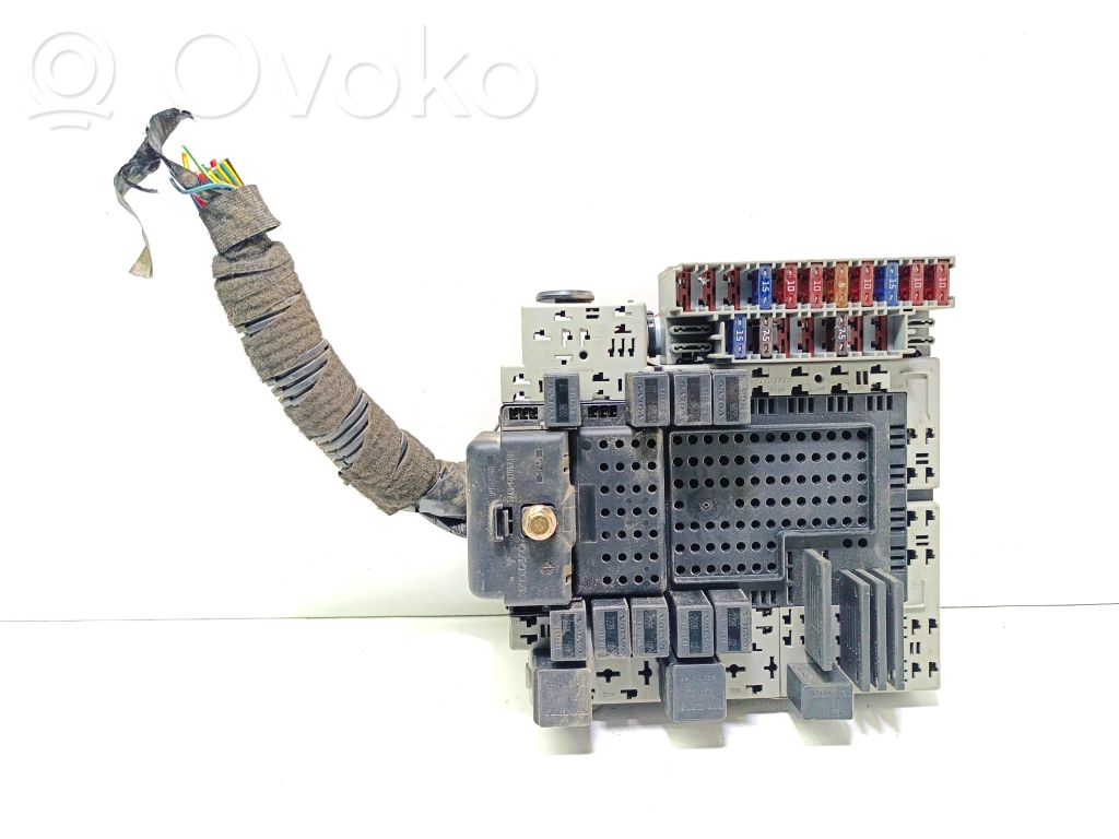 Volvo S60 Fuse module 