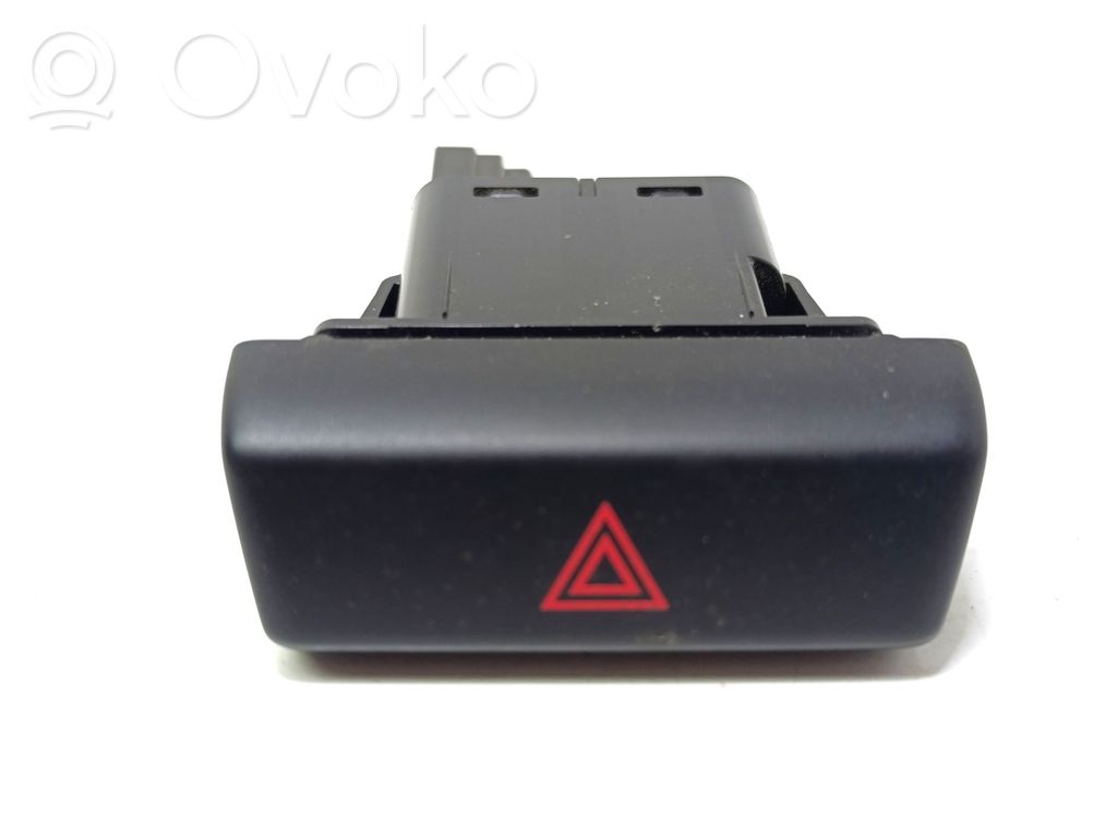Mazda CX-3 Hazard light switch 