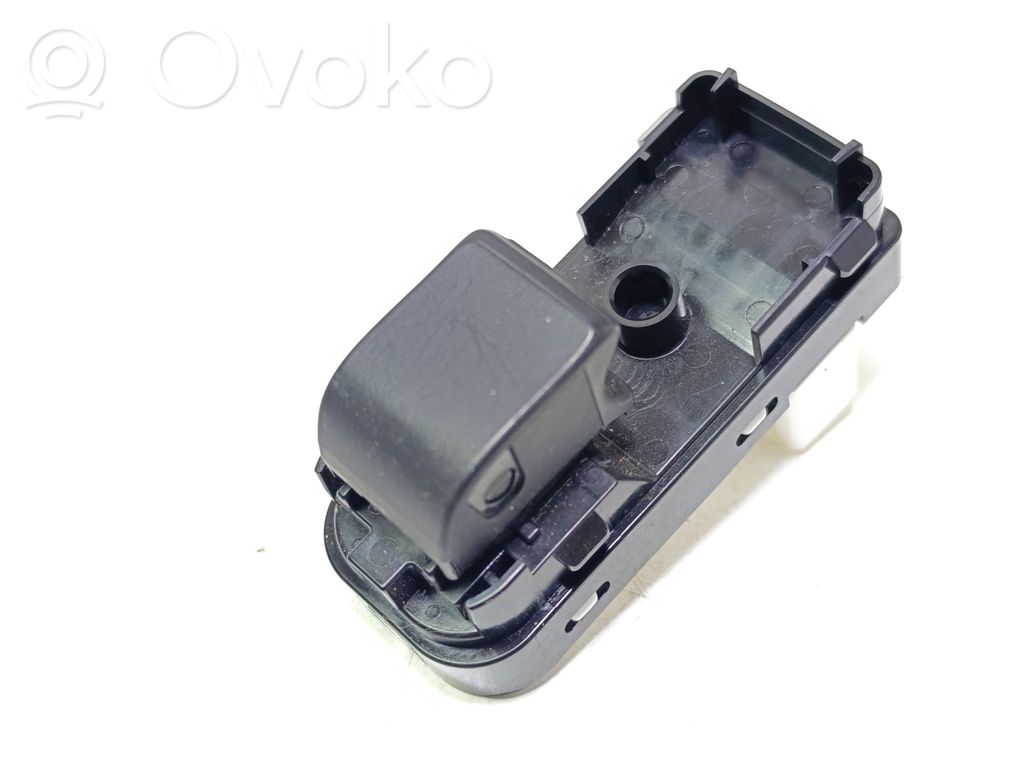 Mazda CX-3 Electric window control switch 