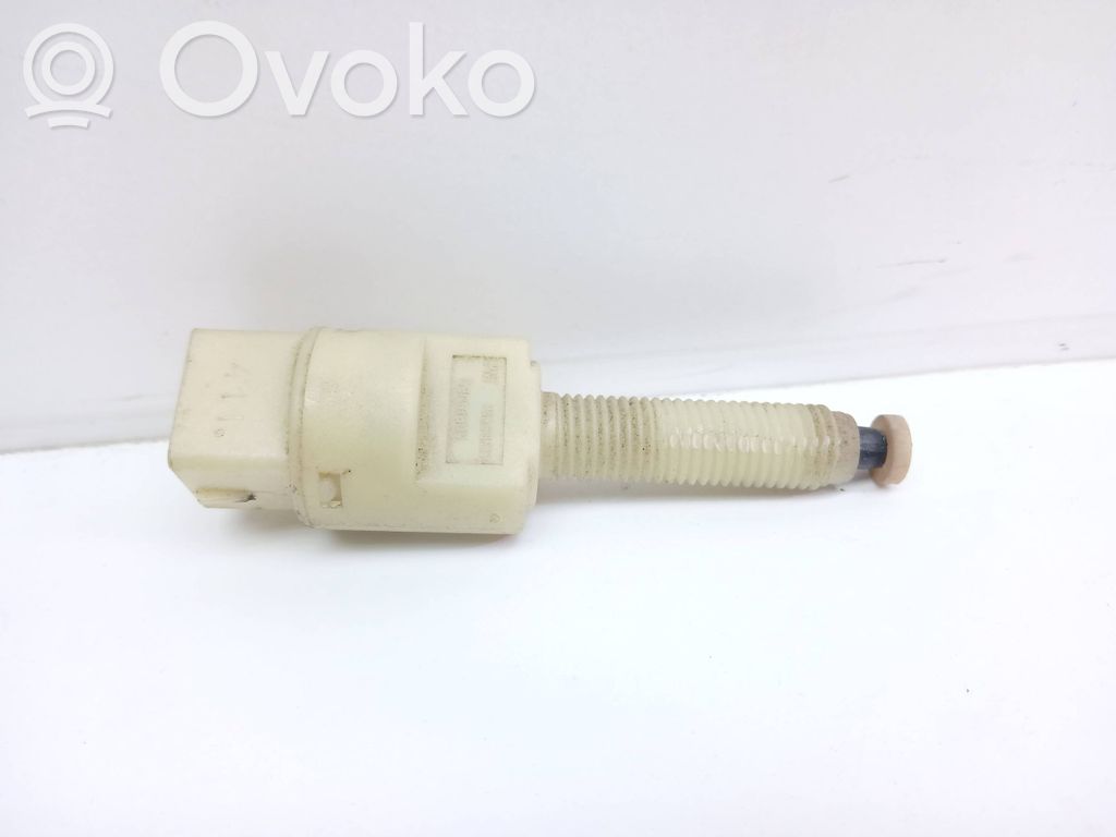 Volkswagen PASSAT B5.5 Brake pedal sensor switch 