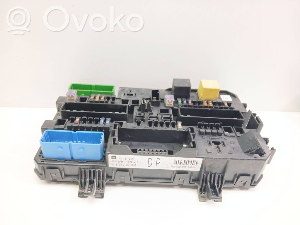 Opel Astra H Fuse module 