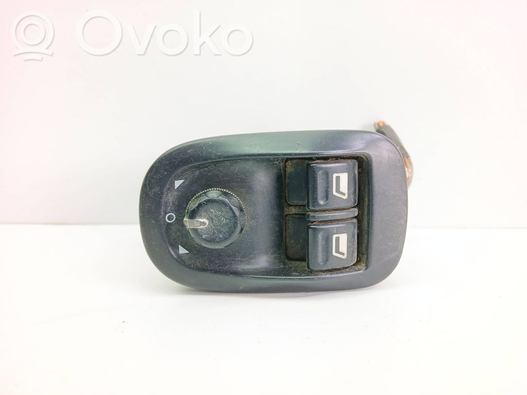 Electric window control switch   11530