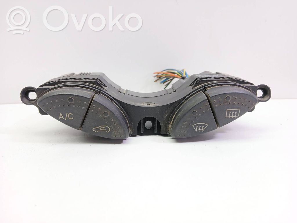 Ford Focus Windscreen/window heater switch 