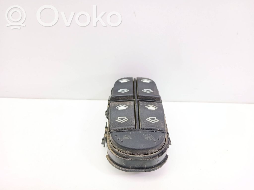 Ford Focus Electric window control switch 