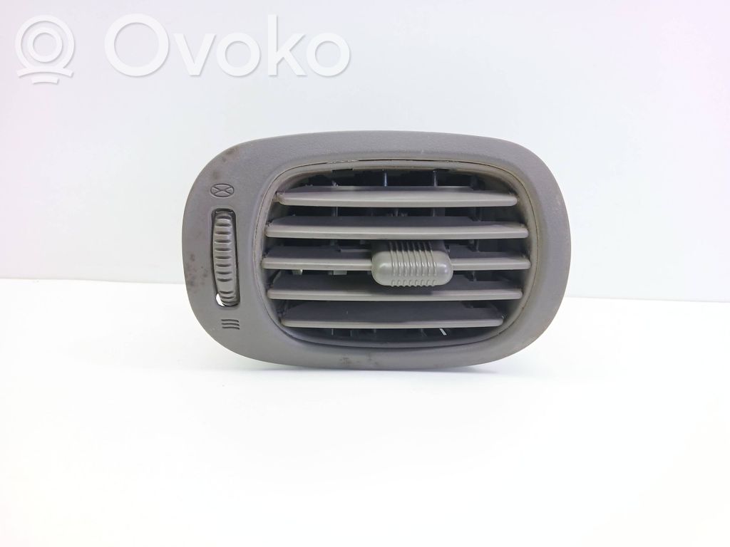 Chrysler Grand Voyager IV Šoninės oro grotelės 
