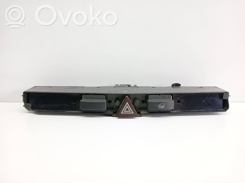 Opel Astra H Hazard light switch 