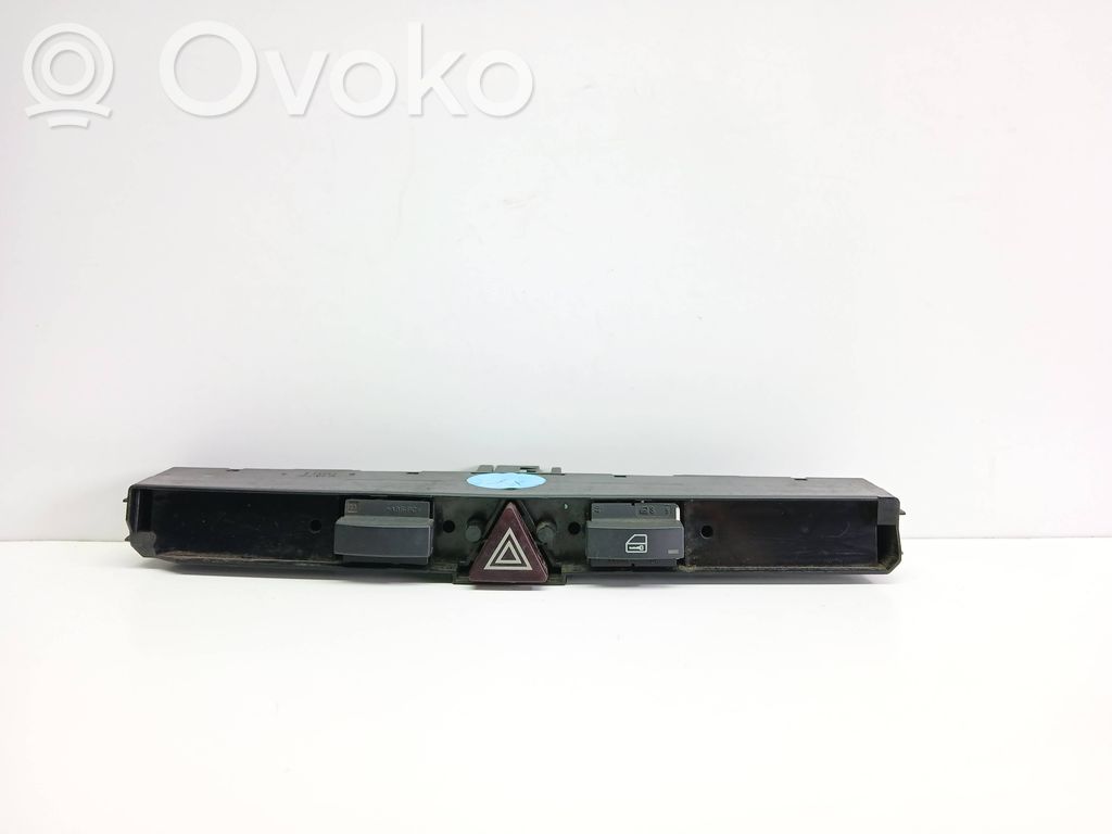 Opel Astra H Hazard light switch 