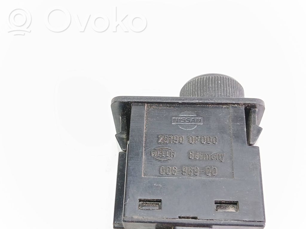 Nissan Terrano Interruptor de control de altura del faro delantero 