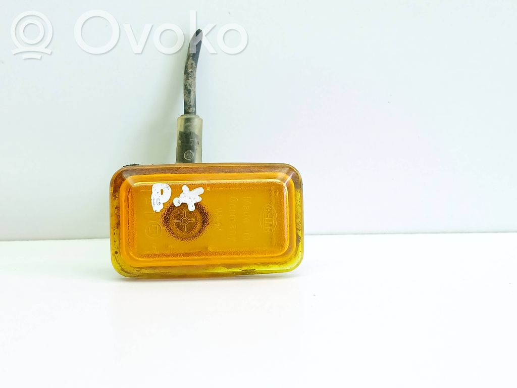 Audi A6 S6 C4 4A Front fender indicator light 