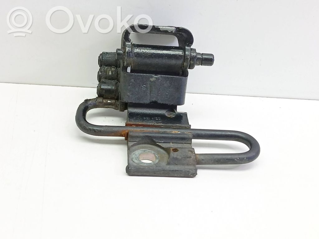 Audi A6 S6 C6 4F Front door lower hinge 