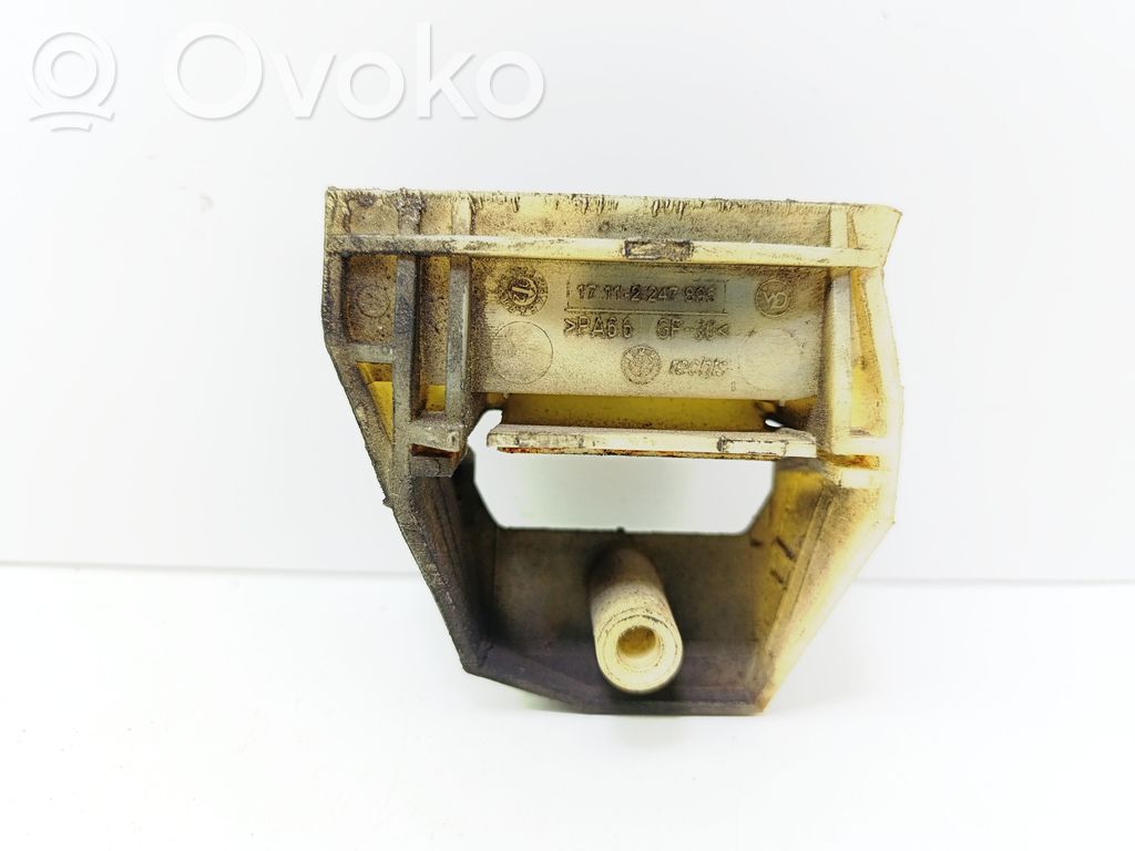 BMW 5 E39 Radiator mount bracket 